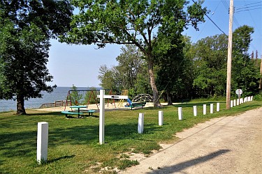 playground posts